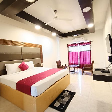 Hotel New Rajdarshan Мадікері Екстер'єр фото