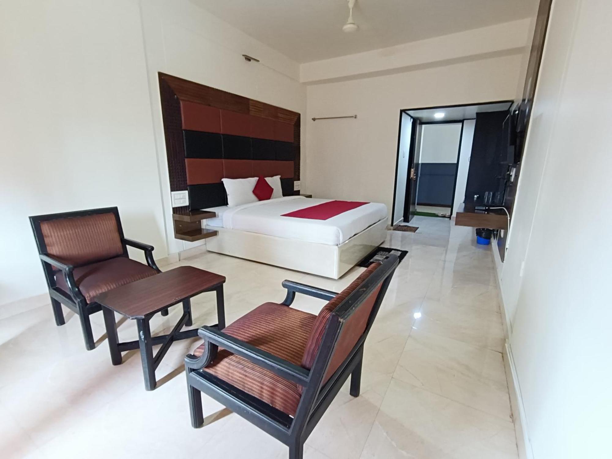 Hotel New Rajdarshan Мадікері Екстер'єр фото