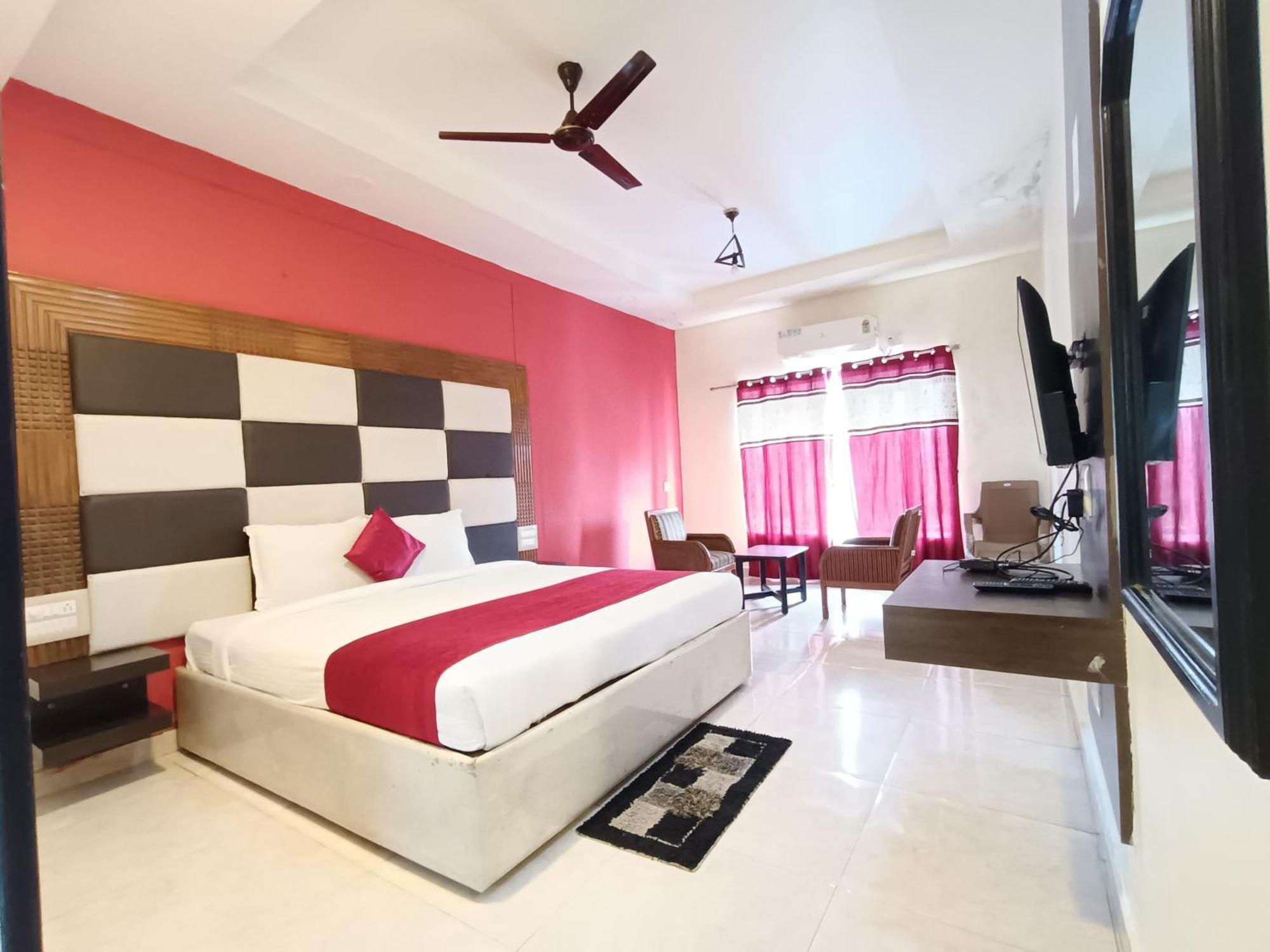 Hotel New Rajdarshan Мадікері Екстер'єр фото