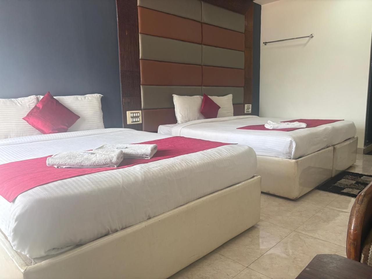 Hotel New Rajdarshan Мадікері Екстер'єр фото