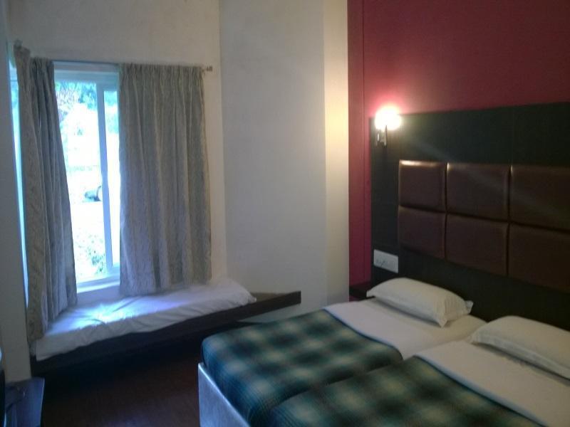 Hotel New Rajdarshan Мадікері Екстер'єр фото