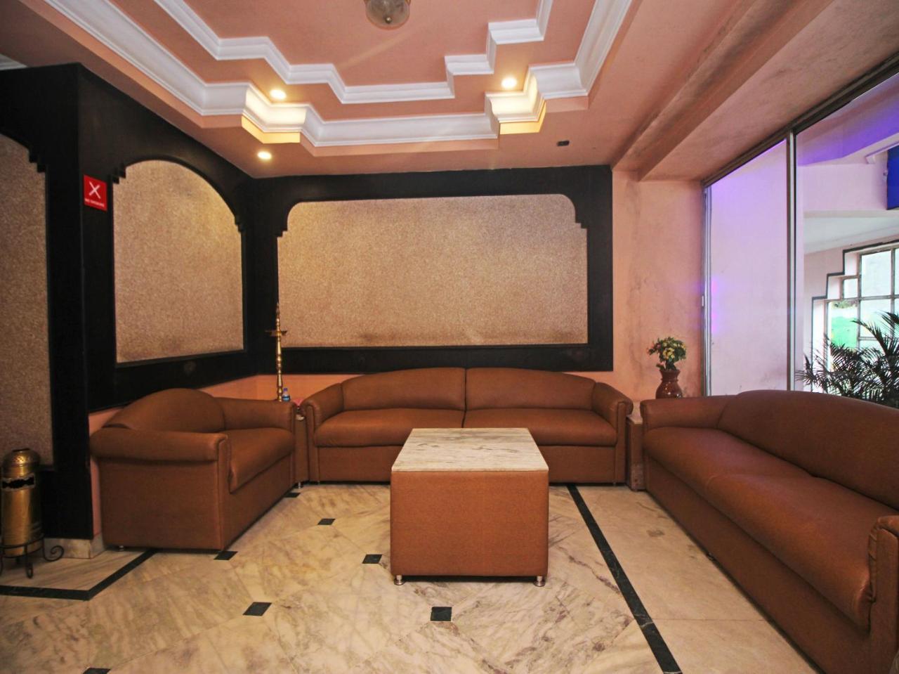 Hotel New Rajdarshan Мадікері Екстер'єр фото